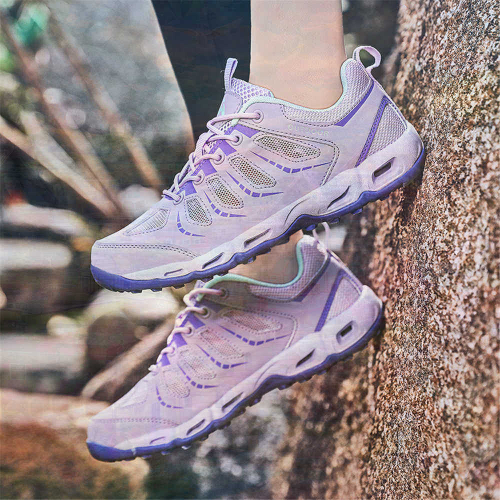 Sumer Round Tip Silver Sneaker - огляд і ціна Office Tech Gift Ideas